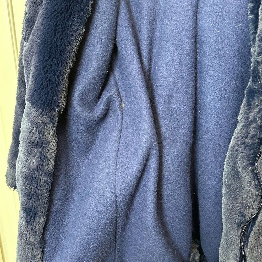 Women's Hooded Faux Fur Coat Blue XSmall Winter Cozy Mob Wife Classic Timeless - Picture 6 of 7